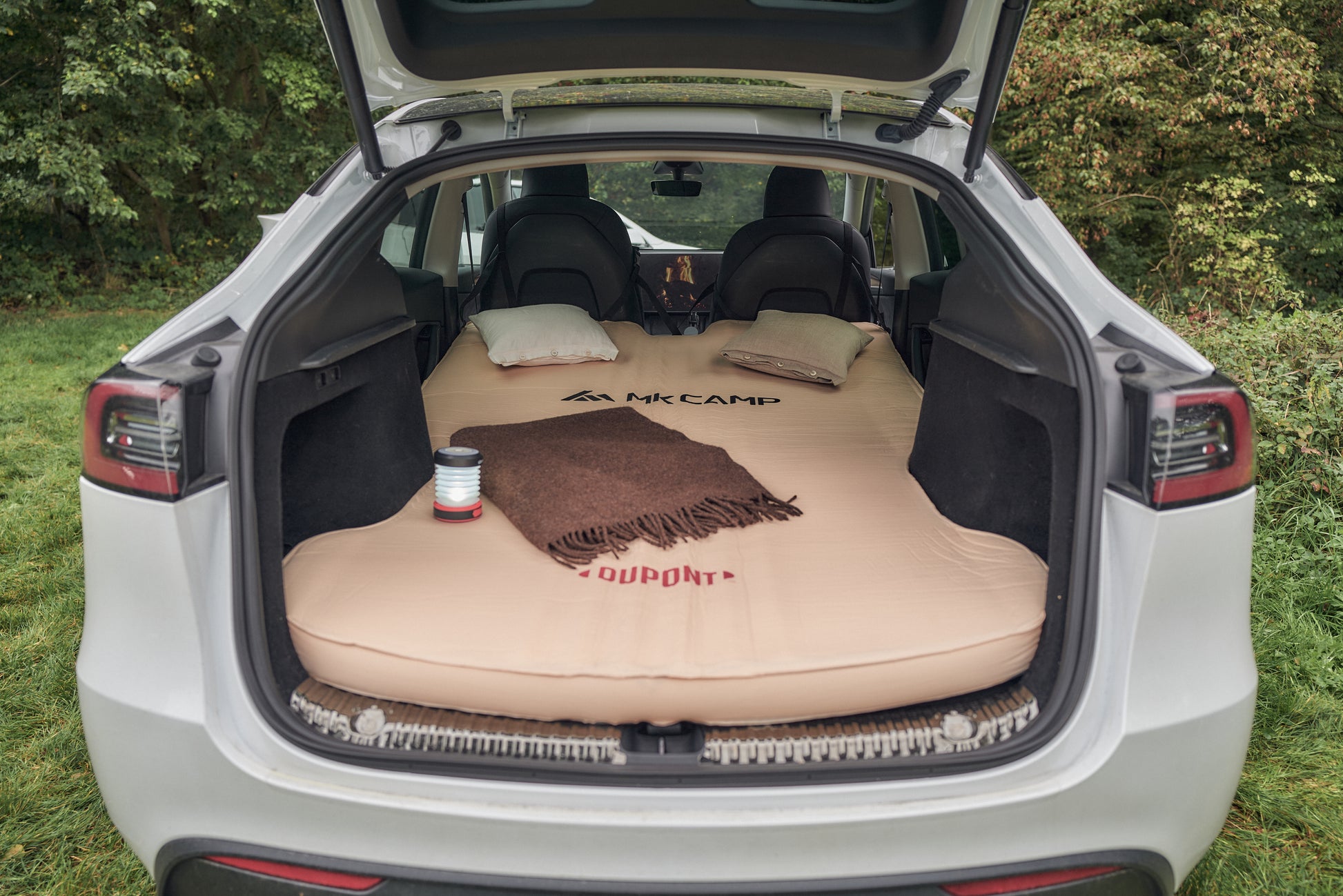 Tesla Model 3 und Model Y: Camping-Matratzen-Set in Doppelgröße